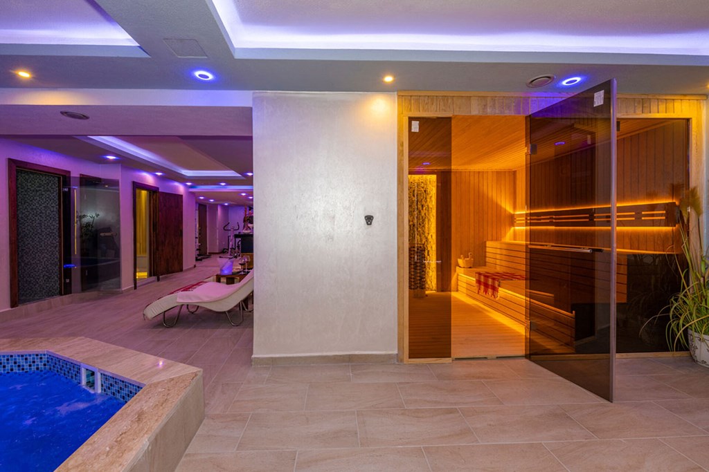 Bekdas Hotel Deluxe: Sports and Entertainment