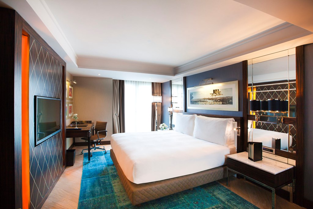 Radisson Blu Hotel Istanbul Pera: Room TRIPLE CITY VIEW