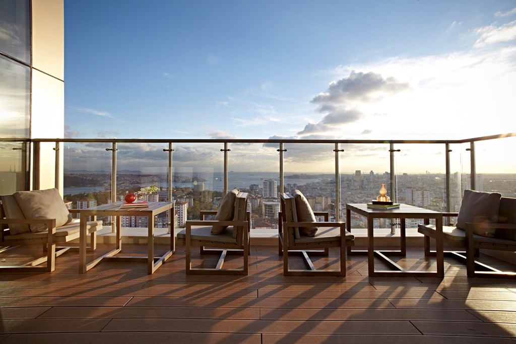 Renaissance Istanbul Bosphorus: Terrace