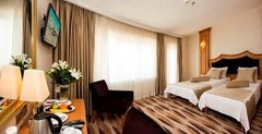 Aprilis Hotel: Room - photo 16