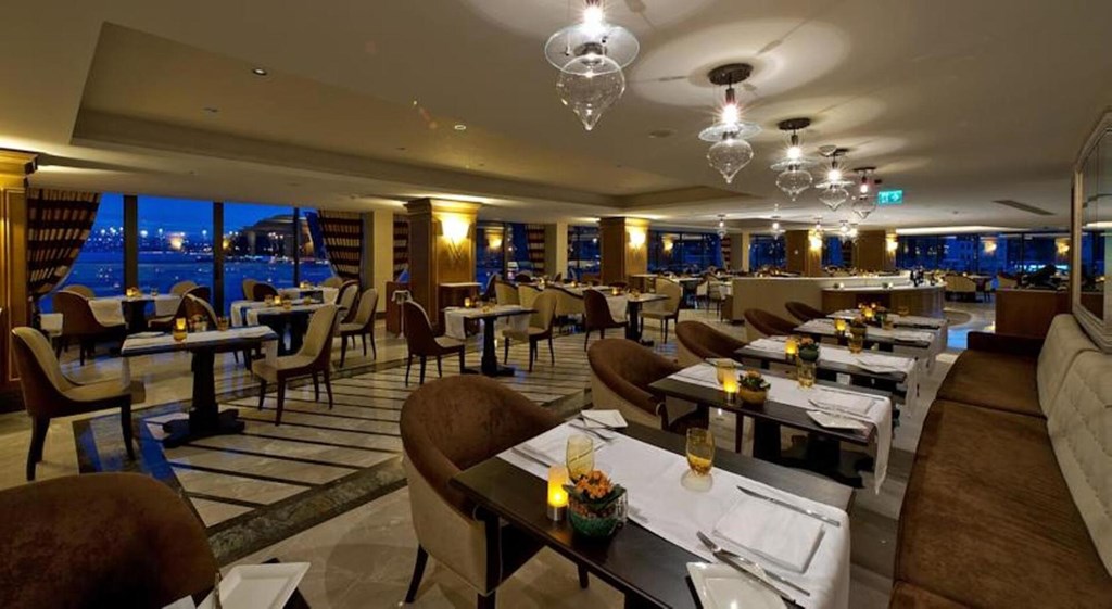 The Grand Tarabya Hotel: Restaurant