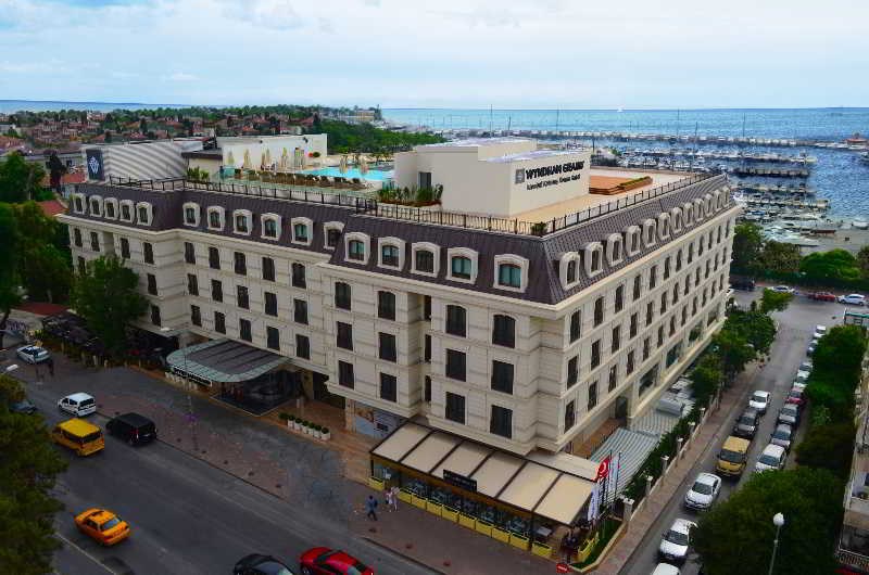 Wyndham Grand Istanbul Kalamis Marina Hotel: General view