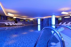 Wyndham Grand Istanbul Europe: Pool - photo 21