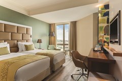 Wyndham Grand Istanbul Europe: Room - photo 32