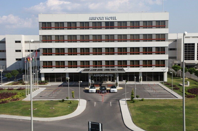 ISG Airport Hotel: General view