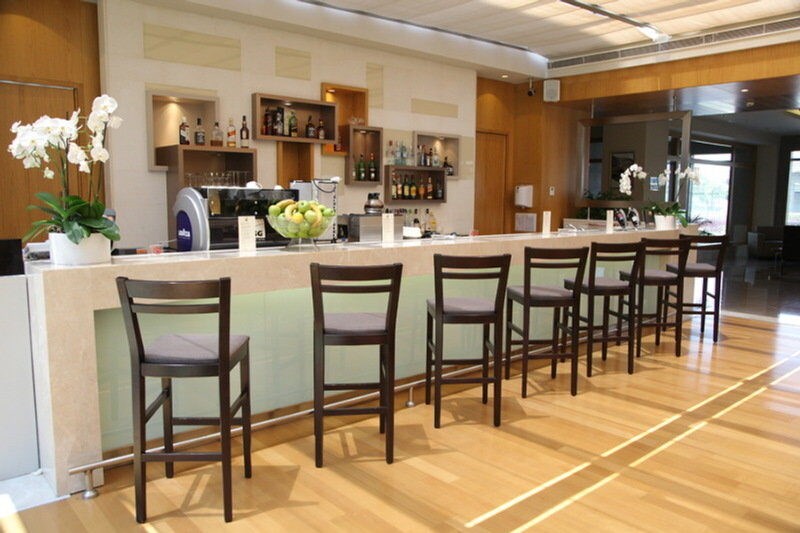 ISG Airport Hotel: Bar