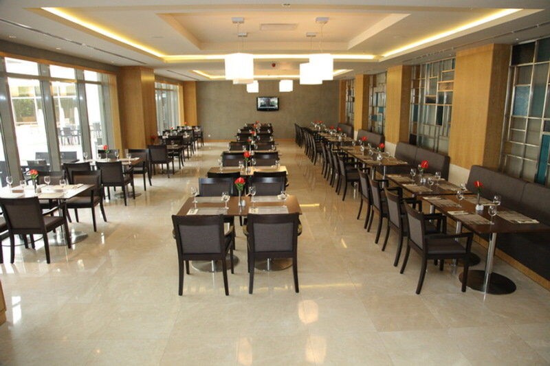 ISG Airport Hotel: Restaurant