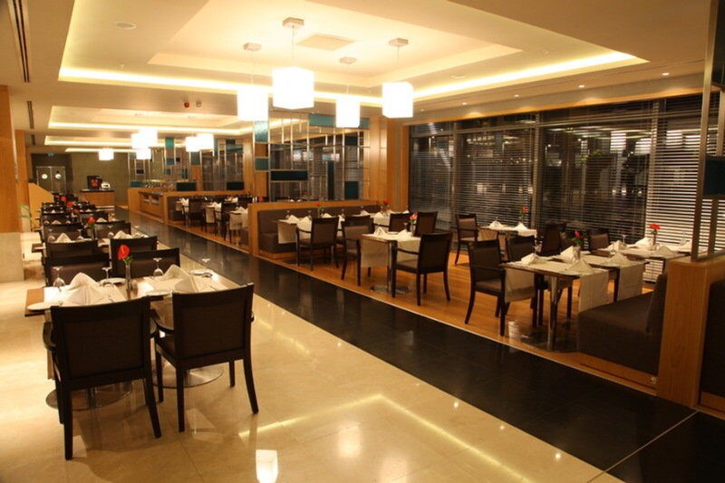 ISG Airport Hotel: Restaurant