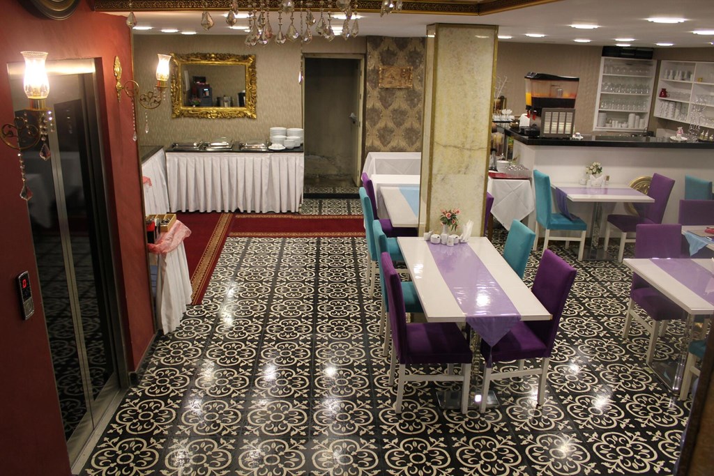 Diamond Royal Hotel: Restaurant