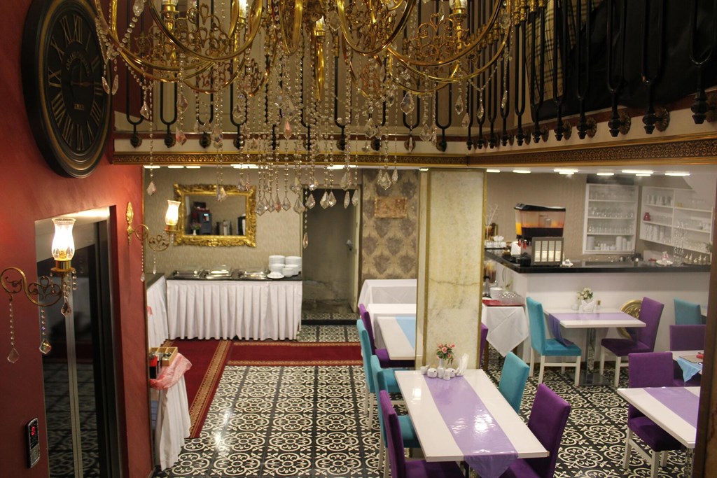 Diamond Royal Hotel: Restaurant