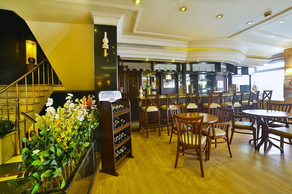 Grand Emin Hotel: Bar