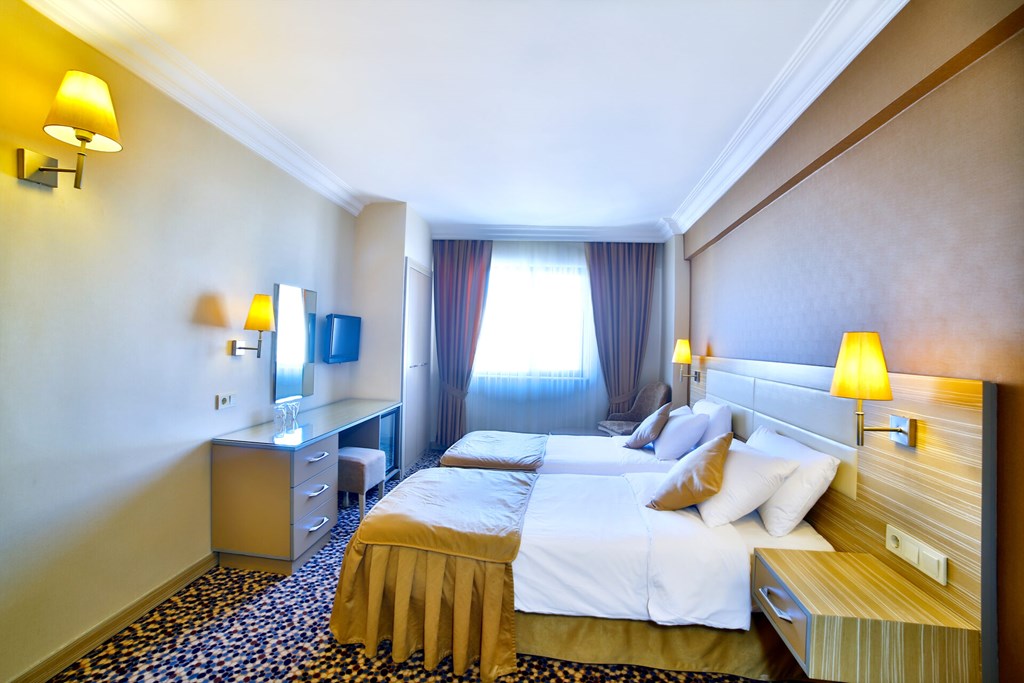 Grand Emin Hotel: Room