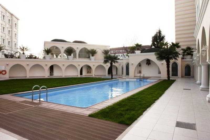 Holiday Inn  Istanbul City: Pool