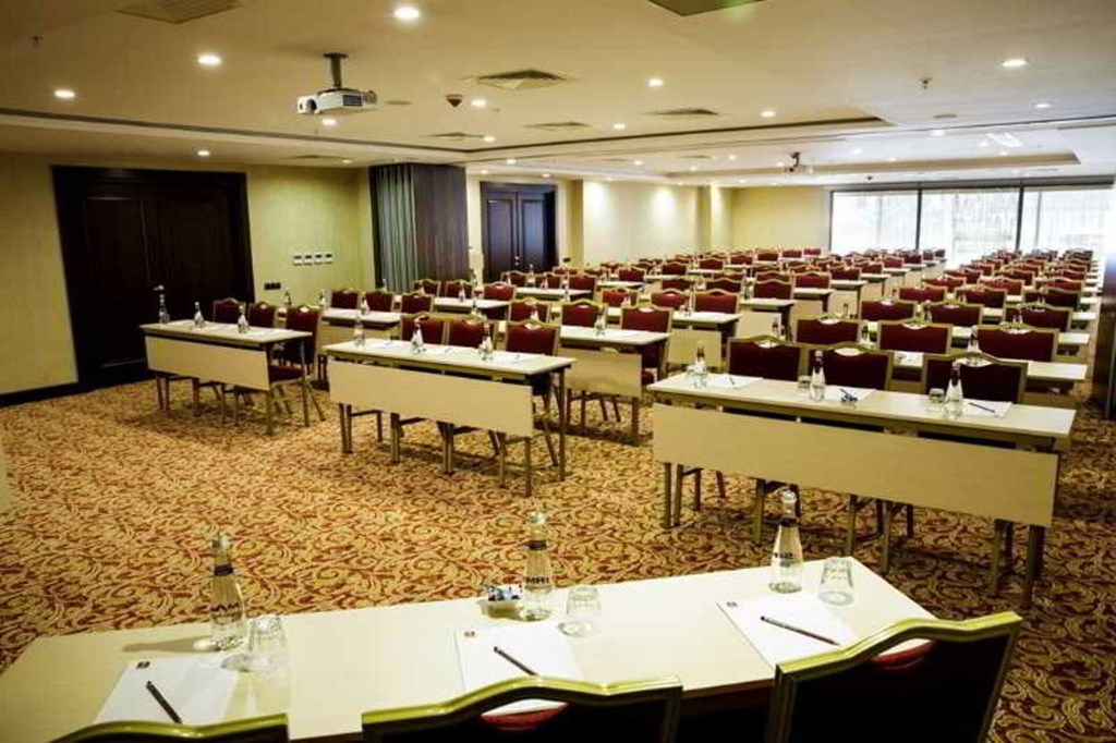 Grand Aras Hotel & Suites: Conferences