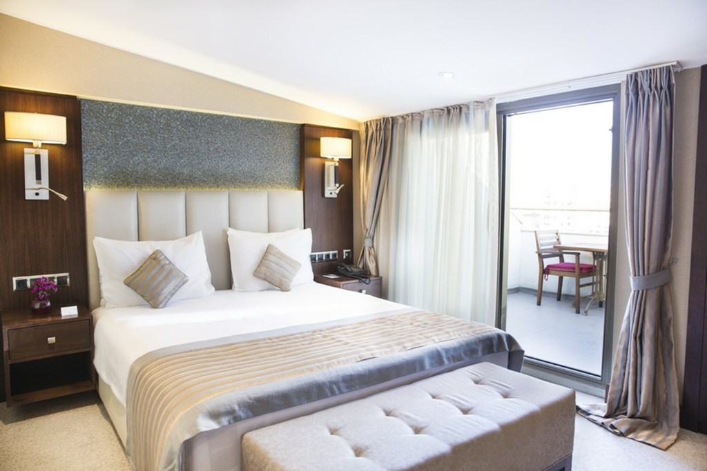 Grand Aras Hotel & Suites: Room