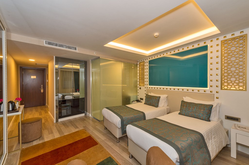 Great Fortune Hotel & Spa: Room DOUBLE WITH BALCONY