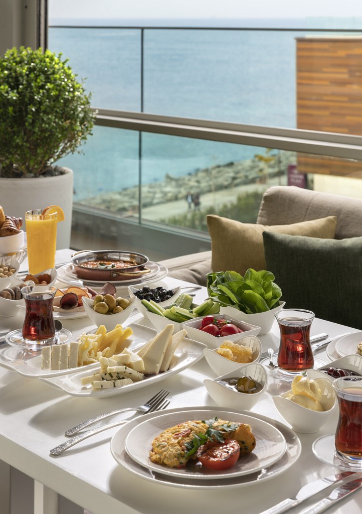 Crowne Plaza Istanbul - Florya: Restaurant