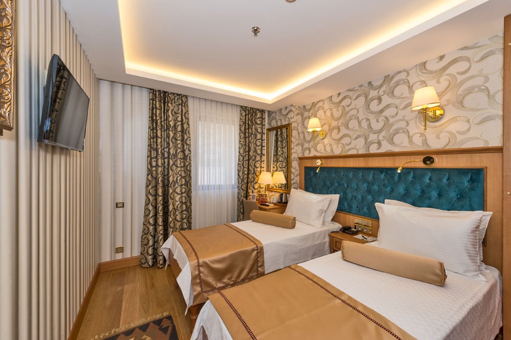 Aprilis Gold Hotel: Room Room CONNECTING ROOM
