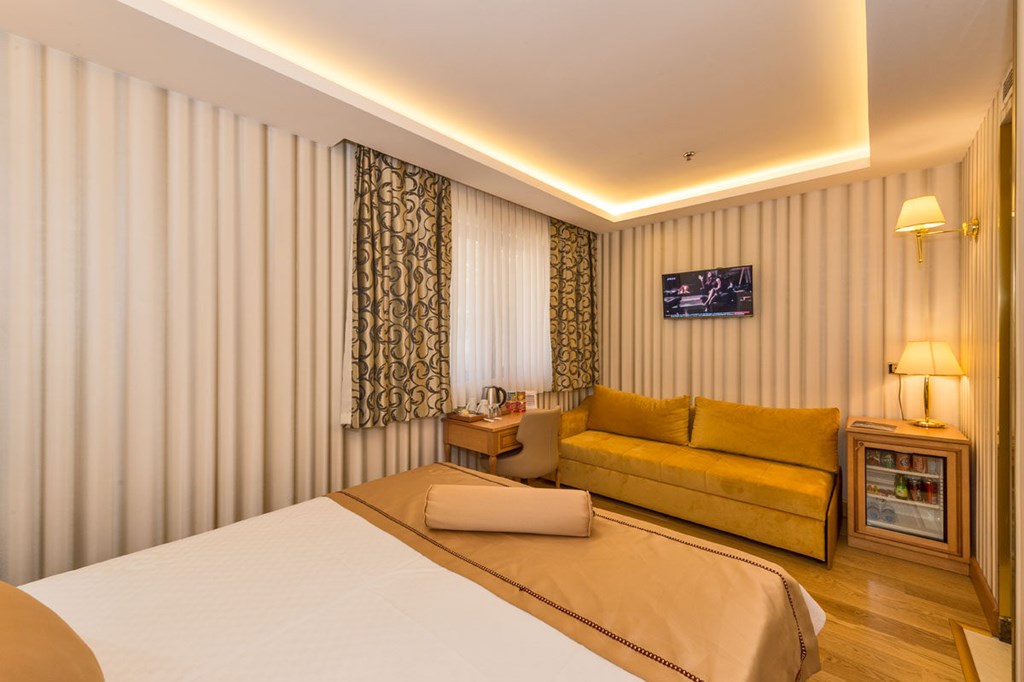 Aprilis Gold Hotel: Room Room CONNECTING ROOM