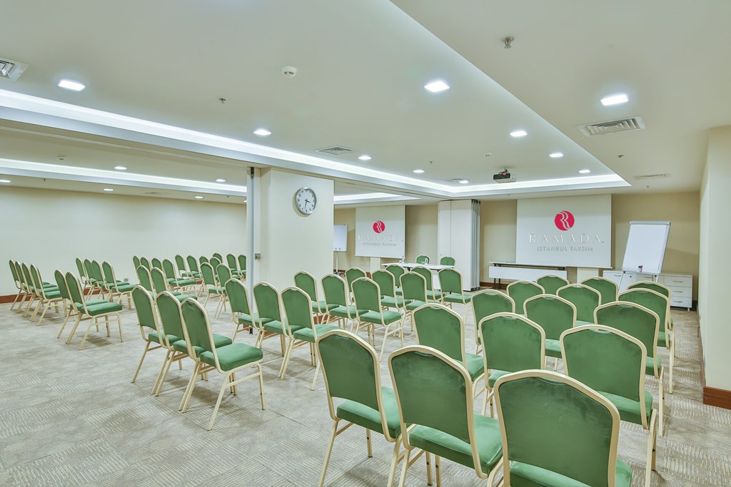 Ramada Istanbul Taksim: Conferences