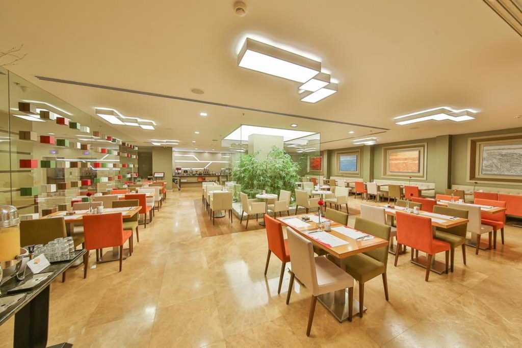 Ramada Istanbul Taksim: Restaurant