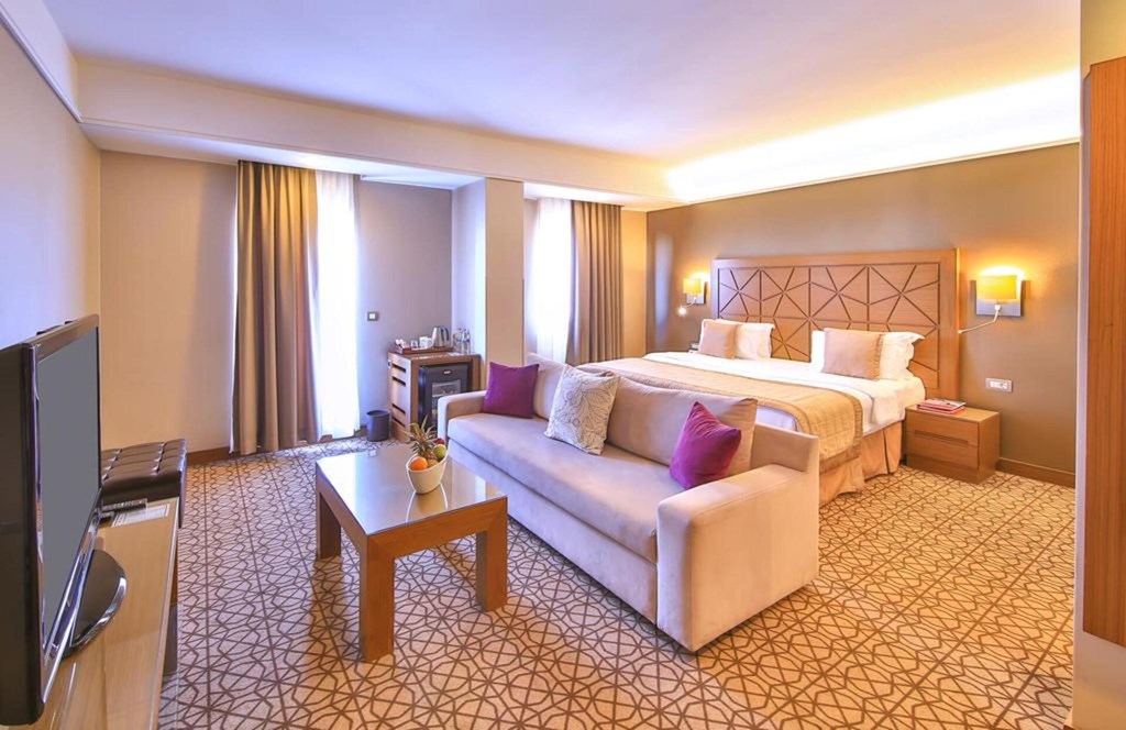 Ramada Istanbul Taksim: Room SUITE STANDARD