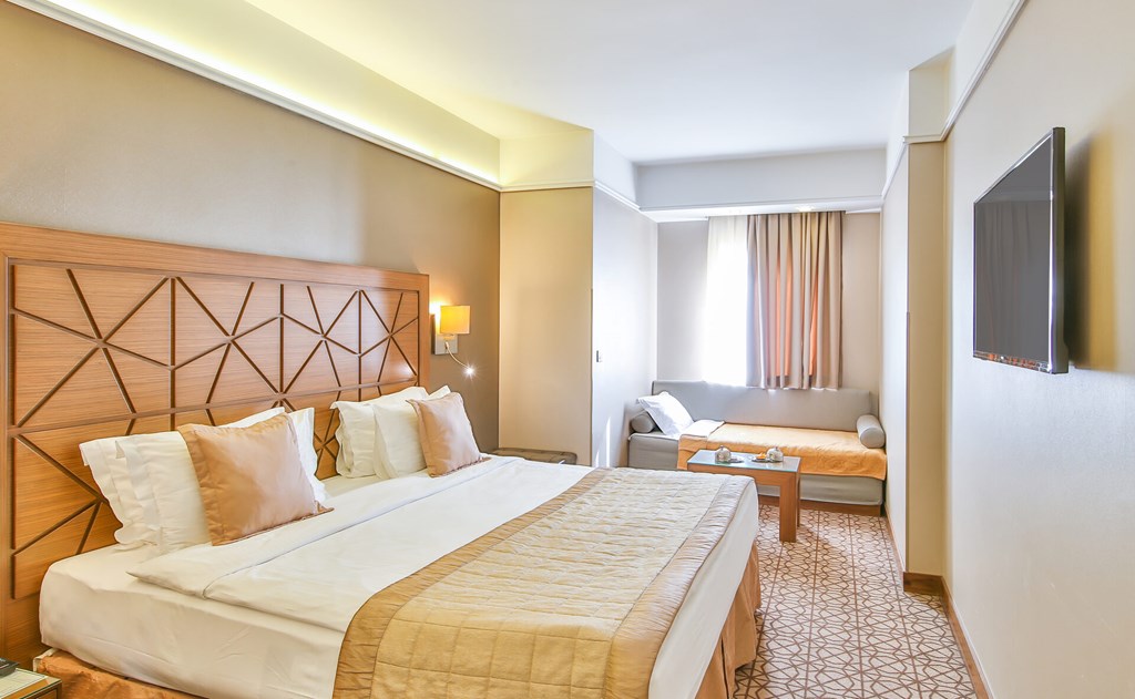 Ramada Istanbul Taksim: Room DOUBLE SUPERIOR