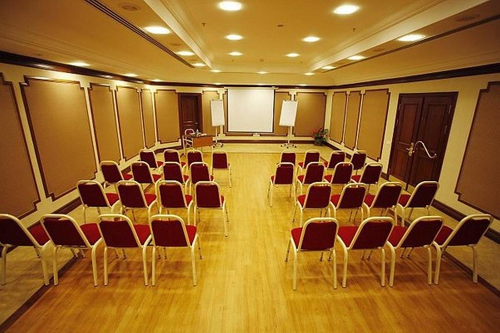 Lares Park Hotel: Conferences