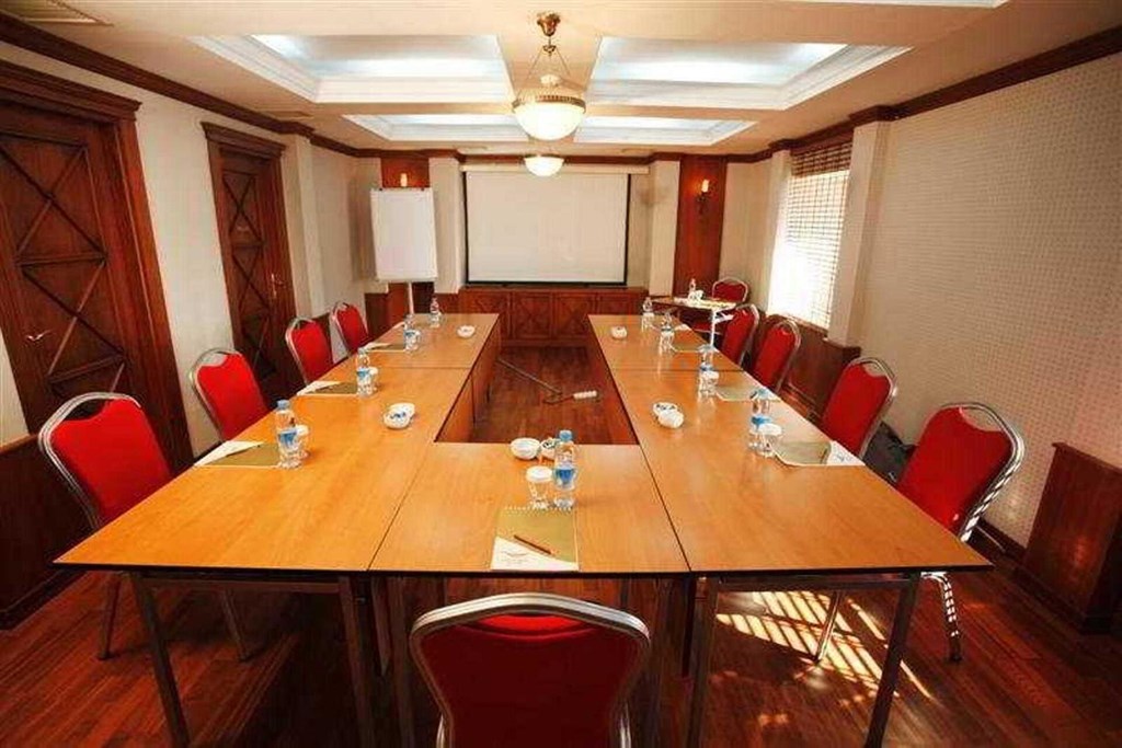 Lares Park Hotel: Conferences