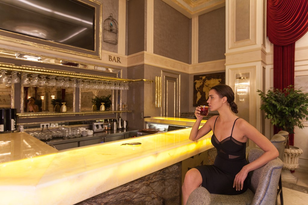 Miss Istanbul Hotel & Spa: Bar