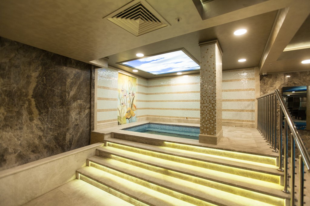 Miss Istanbul Hotel & Spa: Pool