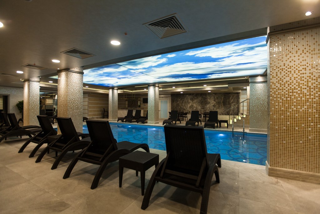 Miss Istanbul Hotel & Spa: Pool