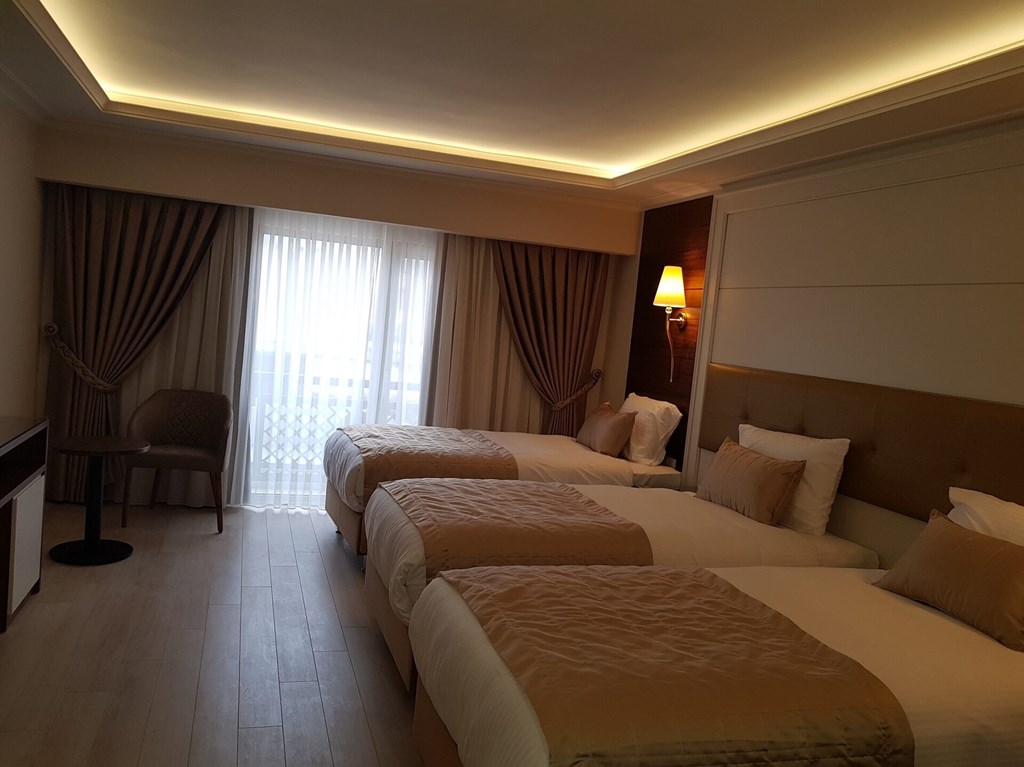 Grand Marcello Hotel: Room TRIPLE DELUXE