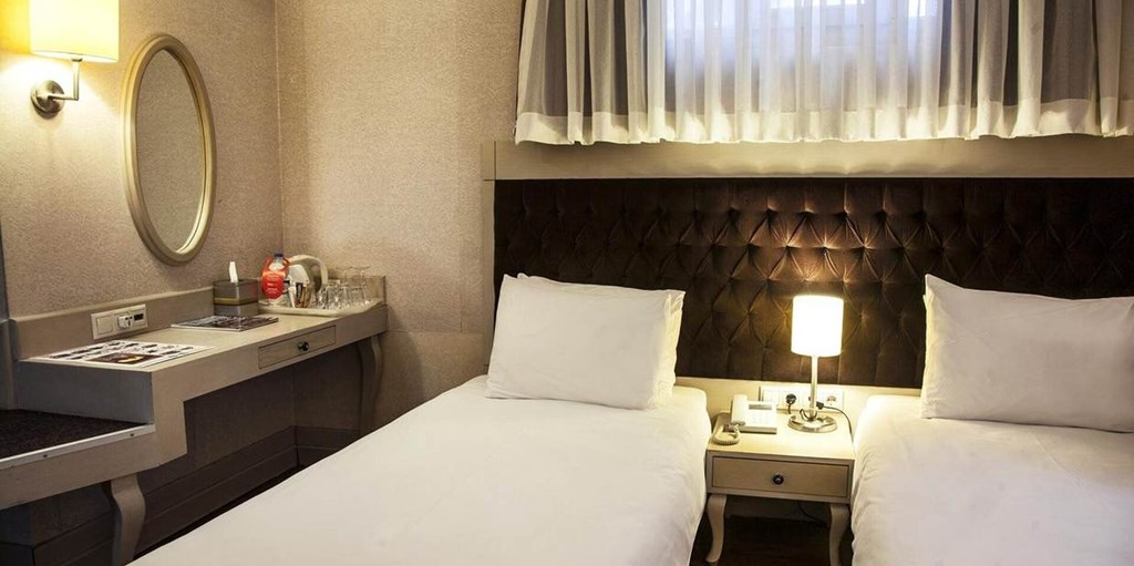 Faros Old City Hotel: Room