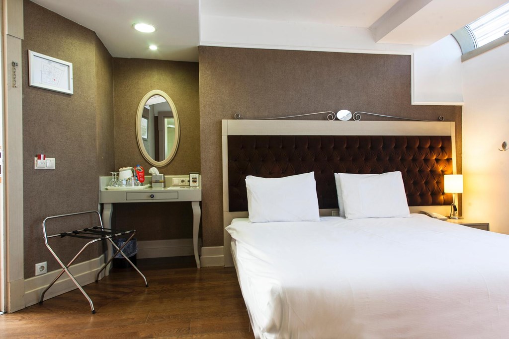 Faros Old City Hotel: Room