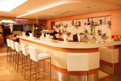 Martinenz Hotel: Bar - photo 8