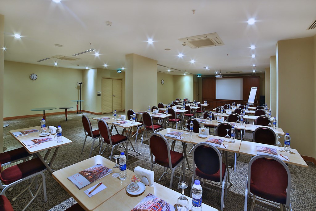 Ramada Istanbul Old City: Conferences