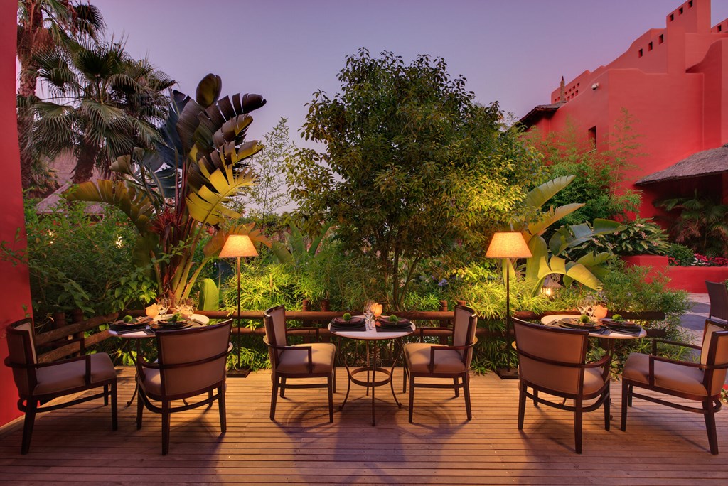 Asia Gardens Hotel & Thai Spa, a Royal Hideaway Ho: Terrace