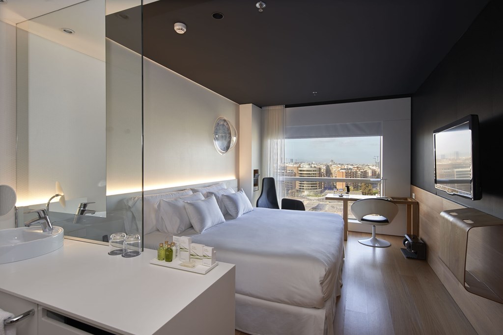 Barcelo Sants: Room Double or Twin DELUXE CITY VIEW