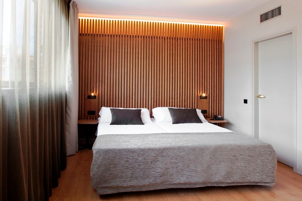 Atenea Barcelona Aparthotel: Room TRIPLE PREMIUM