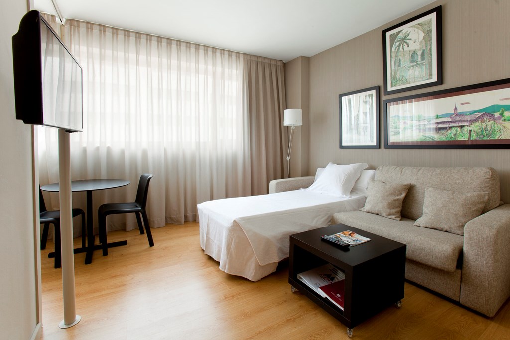 Atenea Barcelona Aparthotel: Room TRIPLE PREMIUM