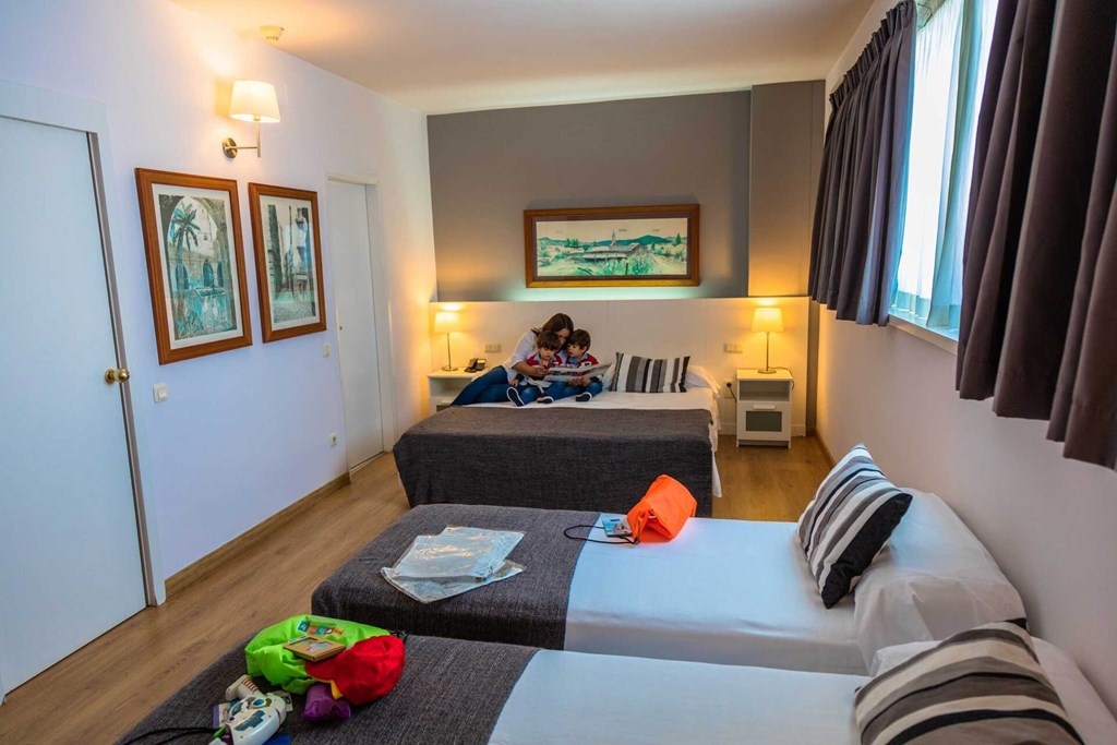 Atenea Barcelona Aparthotel: Room FAMILY ROOM CAPACITY 4