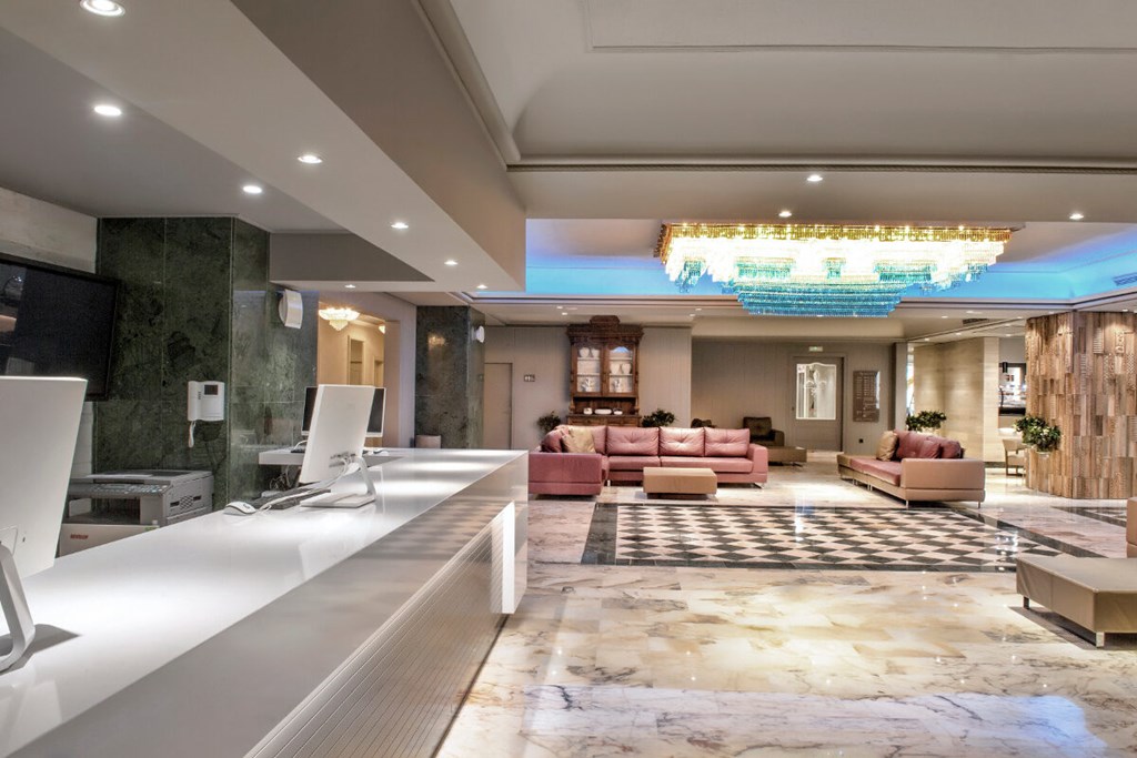 Salles Hotel Pere IV: Lobby