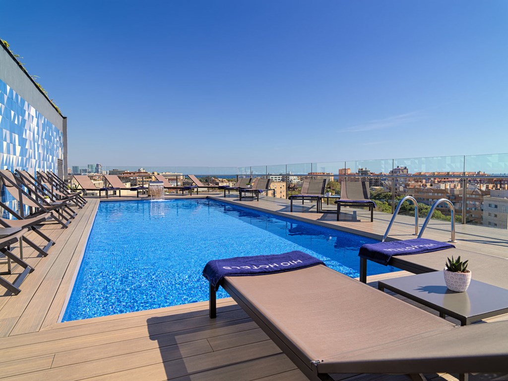 H10 Marina Barcelona: Pool