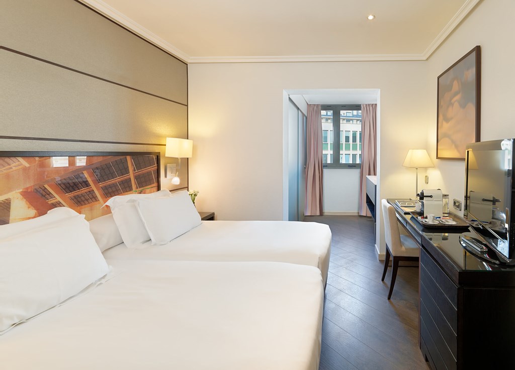 H10 Universitat: Room DOUBLE WITH DOUBLE BED