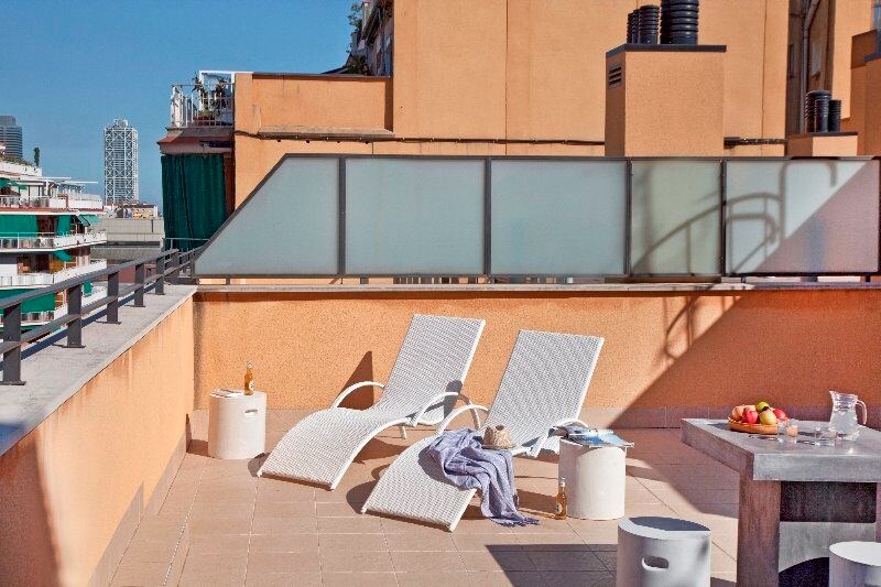 AinB Sagrada Familia Apartments: Terrace