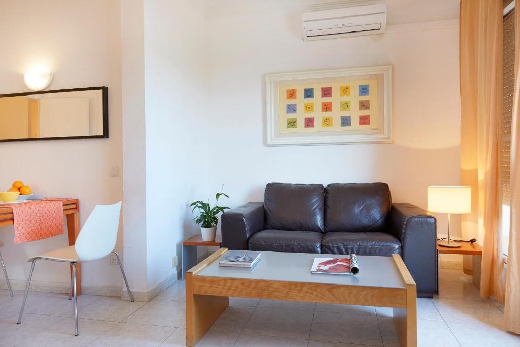 AinB Diagonal Francesc Macià Apartments: Room APARTMENT TWO BEDROOMS