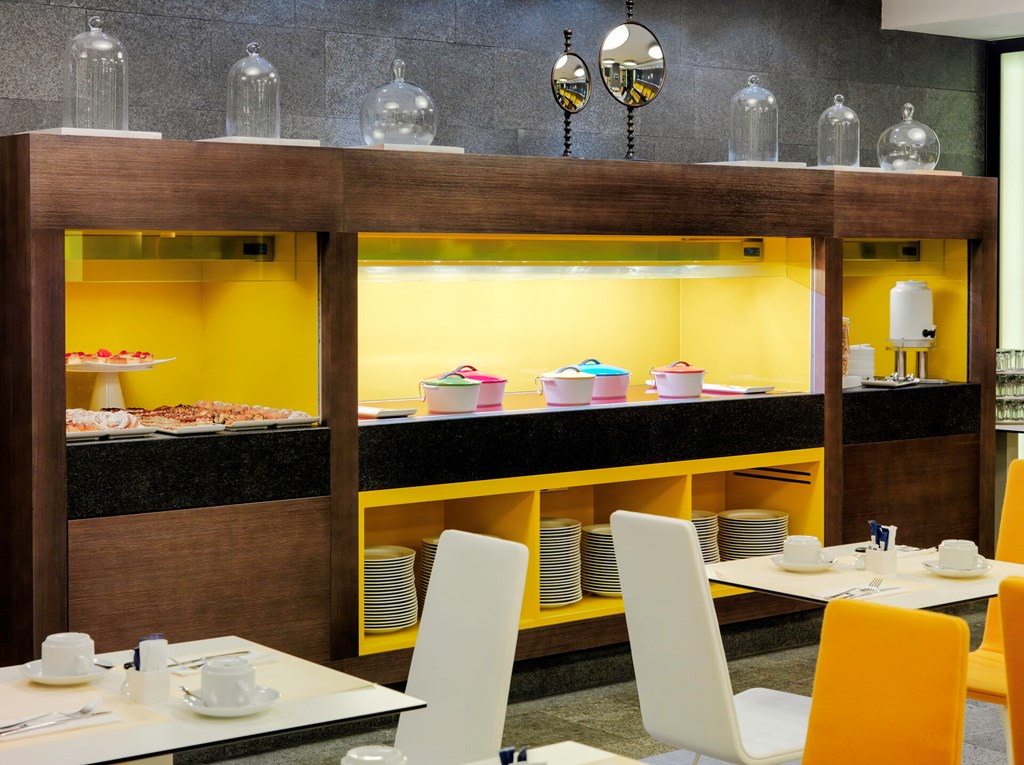 H10 Urquinaona Plaza: Restaurant