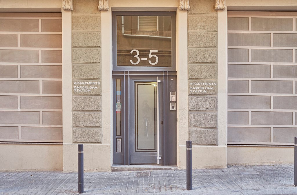 Barcelona Sants Station Apartments: General view