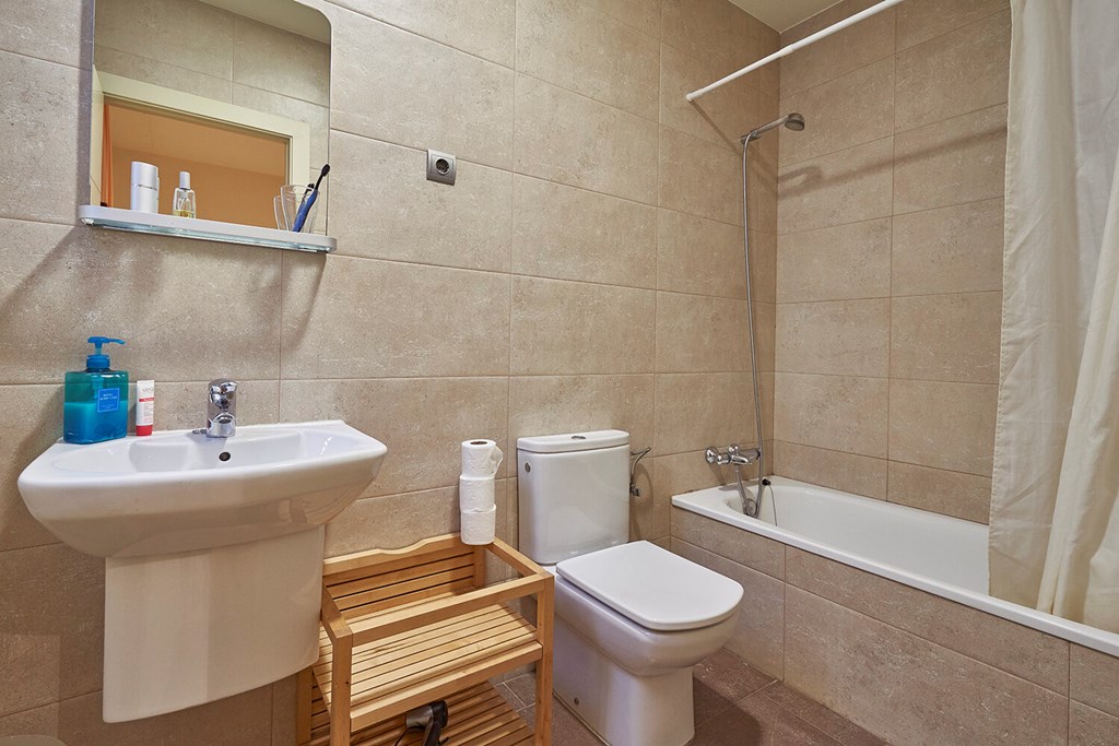 Barcelona Sants Station Apartments: Room APARTMENT THREE BEDROOMS TWO BATHROOMS